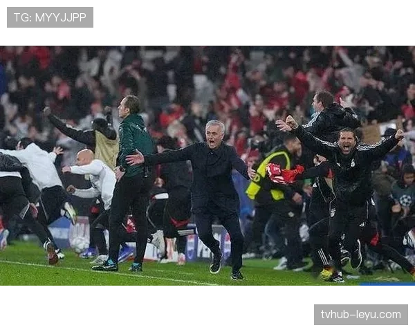 穆里尼奥妙手布阵破敌防线，率队逆转取胜