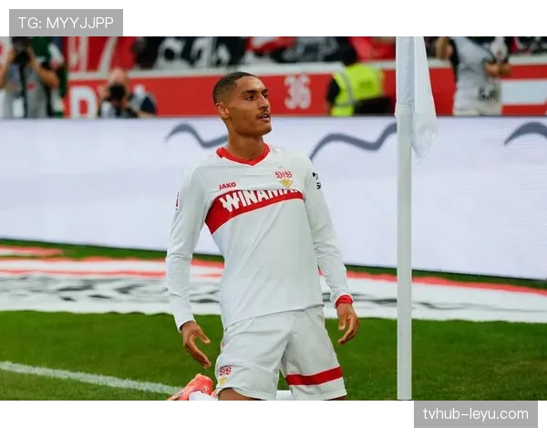 德甲豪门转会新动向：新星强势加盟，主力球员离队引关注