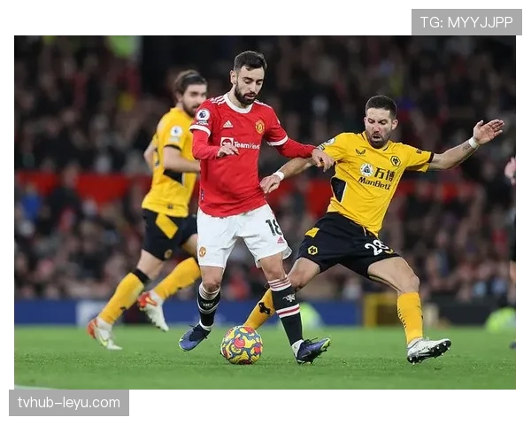 C罗战术体系调整：分析其在球队攻防格局重塑中的关键作用