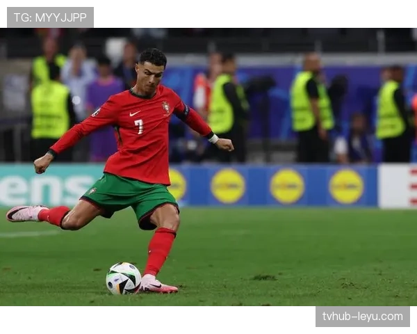 C罗国家德比对决表现稳健,近期状态持续提升 C罗国家德比对决表现稳健,近期状态持续提升