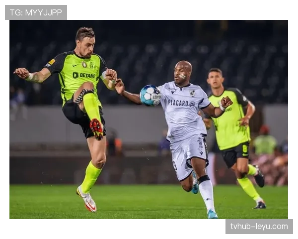 马丁内斯门线技术表现稳健,本赛季多次关键扑救展现顶级反应能力 马丁内斯门线技术表现稳健,本赛季多次关键扑救展现顶级反应能力