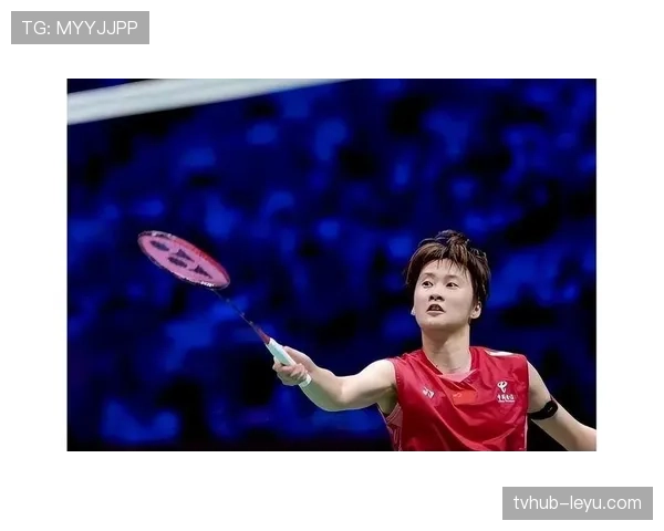 陈雨菲训练完拎着名牌大包走人，那画面比任何热搜恋情都香